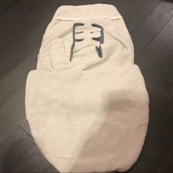 JJ Cole Collections BundleMe Car Seat Cover - Picture 7 of 7